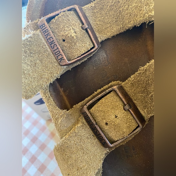 Womens arizona Birkenstock size 37 narrow . - Picture 4 of 5